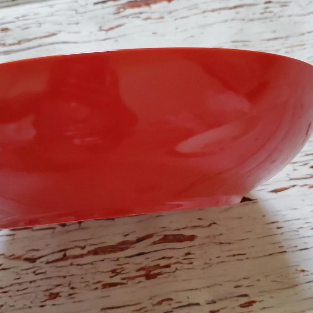 🆕️ CUTE SANRIO HELLO KITTY RED PLATE ❤️🤍